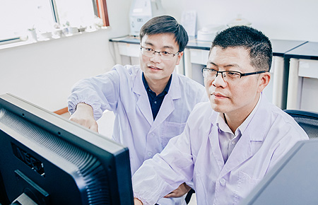 致力于為全球客戶提供全方位系統(tǒng)解決方案，成為他們最值得信賴的合作伙伴。